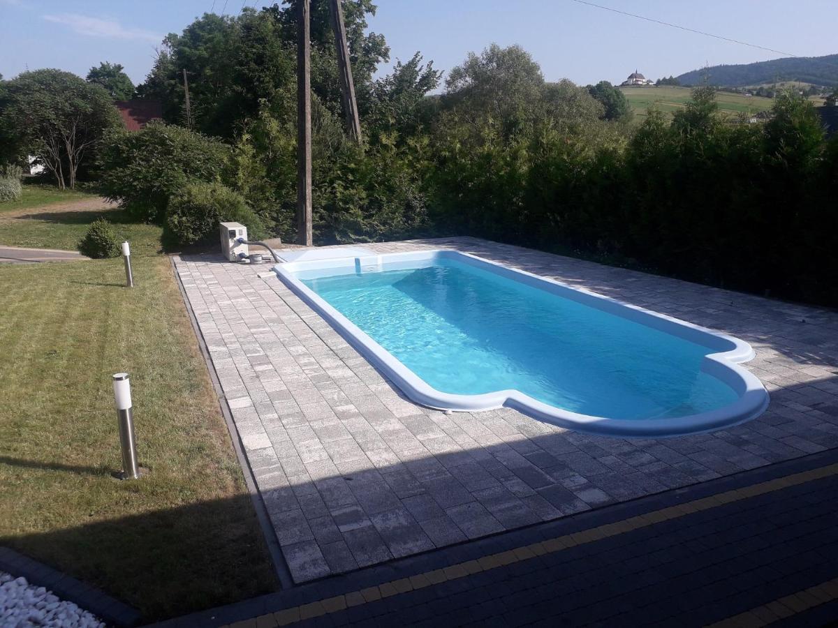 Jaśkowa Chata Bieszczady apartament z basenem Baligród Zewnętrze zdjęcie