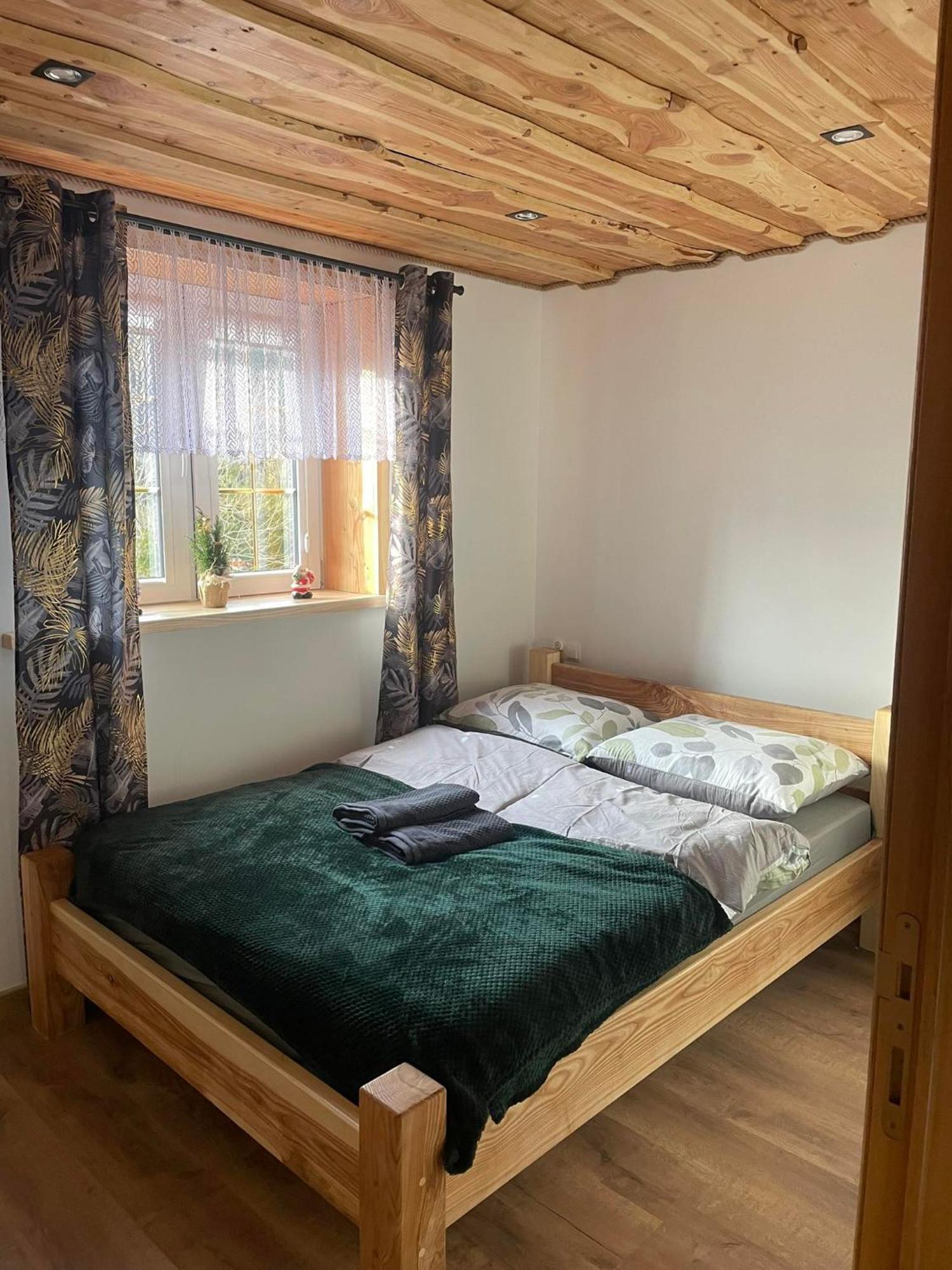 Jaśkowa Chata Bieszczady apartament z basenem Baligród Zewnętrze zdjęcie